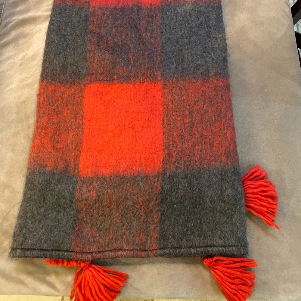 Shiraleah Chicago Throw Blanket NWOT